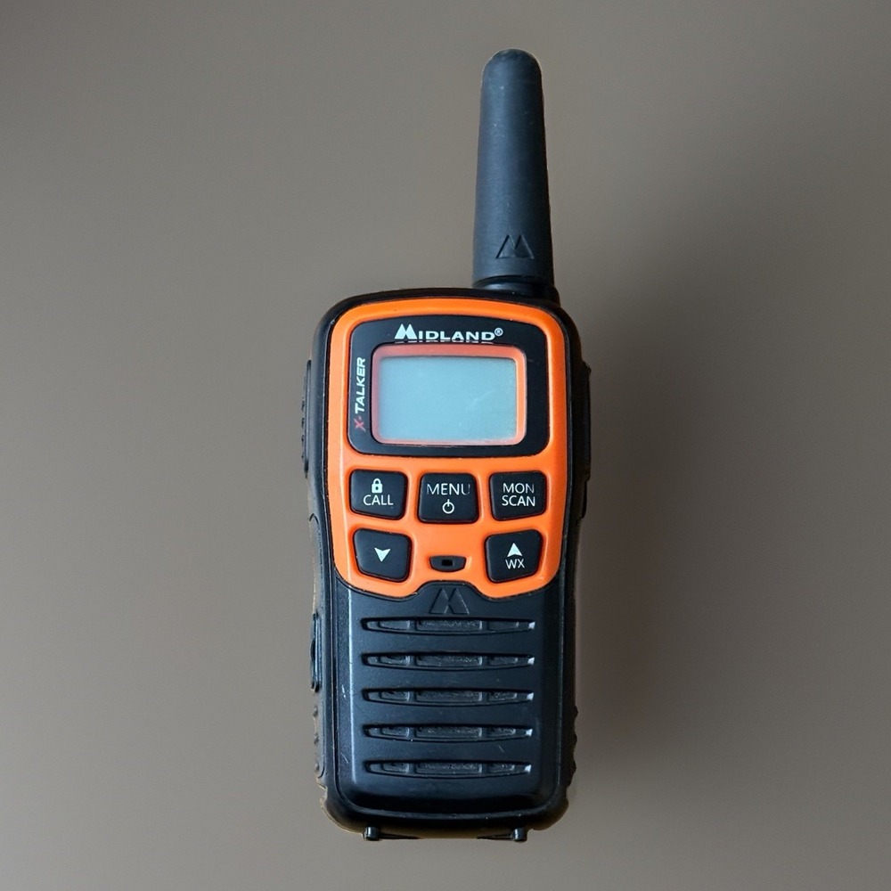 Midland X-talker T51A Walkie Talkie Radio Portable Replaceable Battery WORKS